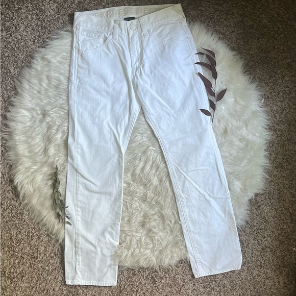 Express Jeans White Rocco Straight Leg Jeans - Picture 2 of 5
